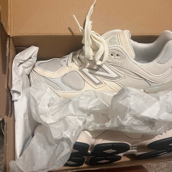 New Balance Beige Sneakers - Picture 3 of 4